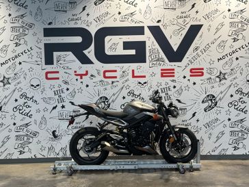 2025 Triumph Street Triple 765 RS  GREY ORANGE