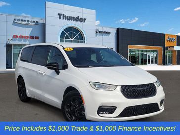 Used 2024 Chrysler Pacifica Hybrid Select S Appearance