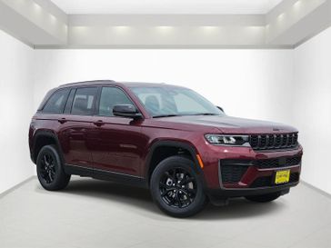 New 2026 Jeep Grand Cherokee Laredo Altitude 4x2