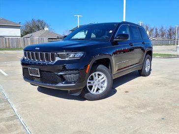 2025 Jeep Grand Cherokee Laredo 4x2