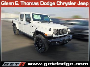 2025 Jeep Gladiator Nighthawk 4x4