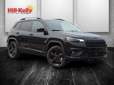 2023 Jeep Cherokee Altitude Lux 4x4 in a Diamond Black Crystal Pearl Coat exterior color and Blackinterior. Hill-Kelly Dodge (850) 786-2130 hillkellydodge.com 