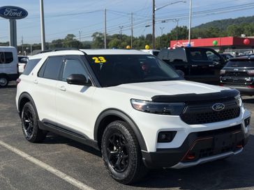 Star White Metallic Tri Coat