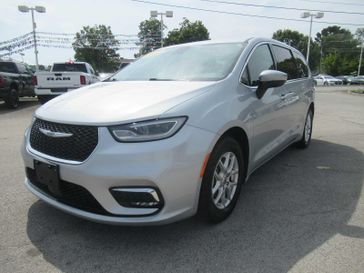Used 2023 Chrysler Pacifica Touring L