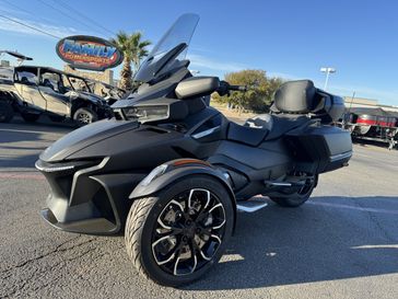 2023 CAN-AM SPYDER RT LIMITED CARBON BLACK PLATINUM in a BLACK exterior color. Family PowerSports (877) 886-1997 familypowersports.com 