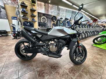 New 2025 HUSQVARNA VITPILEN 801-SILVER 