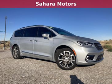 Used 2024 Chrysler Pacifica Pinnacle
