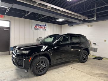 New 2027 Jeep Grand Cherokee Laredo Altitude