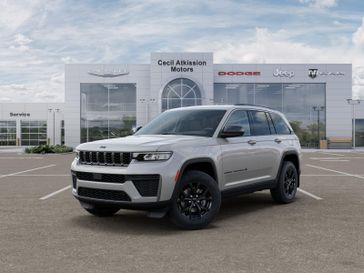 New 2026 Jeep Grand Cherokee Laredo Altitude 4x2