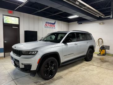 Used 2024 Jeep Grand Cherokee L Limited