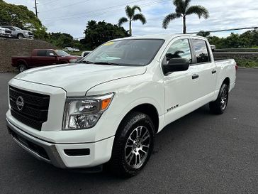 2023 Nissan Titan 4x4 Crew Cab SV