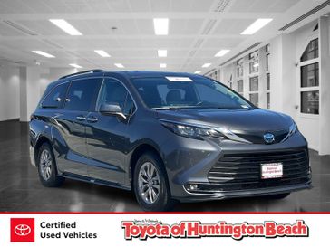 Used 2025 Toyota Sienna XLE