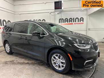 Used 2023 Chrysler Pacifica Touring L