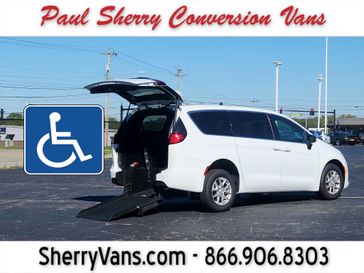 New 2026 Chrysler Voyager LX