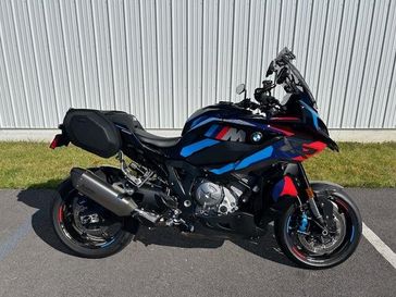 2025 BMW M 1000 XR 