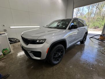 Used 2025 Jeep Grand Cherokee 