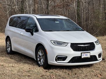 New 2026 Chrysler Pacifica Limited