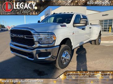 2024 RAM 3500 Tradesman Crew Cab 4x4 8' Box