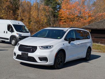 2024 Chrysler Pacifica Plug-in Hybrid Premium S Appearance