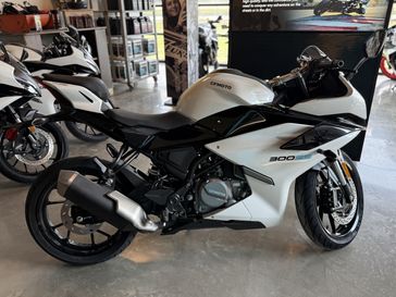 New 2025 CFMOTO 300SS 