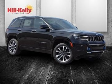 2023 Jeep Grand Cherokee Overland 4xe in a Diamond Black Crystal Pearl Coat exterior color and Global Blackinterior. Hill-Kelly Dodge (850) 786-2130 hillkellydodge.com 