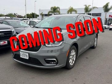 Used 2023 Chrysler Pacifica Touring L