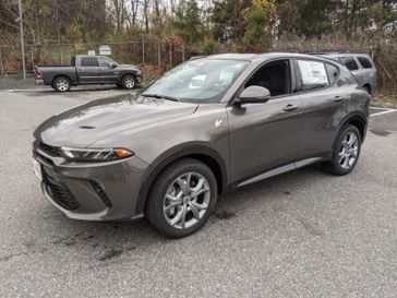 2024 Dodge Hornet R/T Plus in a Gray Cray exterior color and Blackinterior. Don White's Timonium Chrysler Dodge Jeep Ram 410-881-5409 donwhites.com 