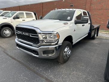 2024 RAM 3500 Tradesman Crew Cab Chassis 4x4 60' Ca