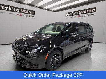 New 2027 Chrysler Pacifica Limited Awd