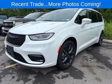 Used 2021 Chrysler Pacifica Touring L