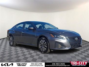 Used 2023 Nissan Altima 2.5 SV