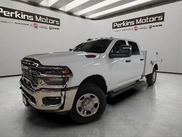New 2026 RAM 2500 Tradesman Crew Cab 4x4 8' Box