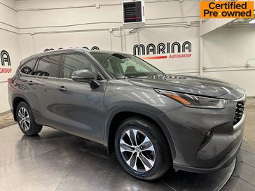 2021 Toyota Highlander XLE's photo