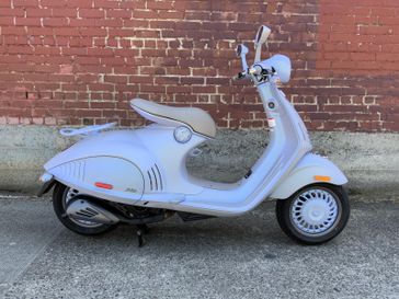 2025 Vespa 946 SNAKE 