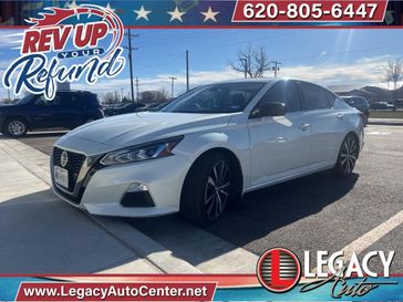 2020 Nissan Altima 2.5 SR in a Pearl White Tri Coat exterior color and Charcoalinterior. Legacy Auto Center 620-315-9264 legacyautocenter.net 