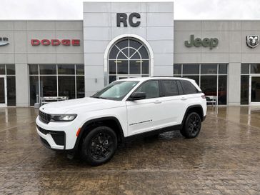 New 2026 Jeep Grand Cherokee Laredo Altitude 4x4