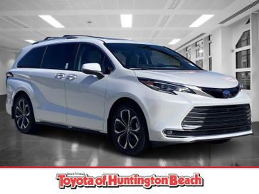 New 2025 Toyota Sienna Platinum