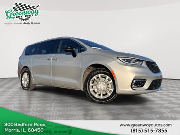 New 2026 Chrysler Pacifica Select Awd