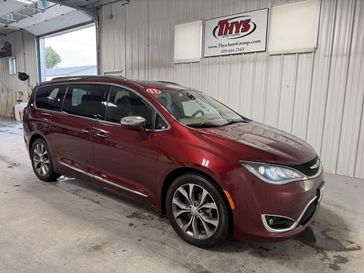 Used 2017 Chrysler Pacifica Limited