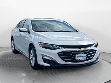 2021 Chevrolet Malibu LT in a Summit White exterior color and Jet Blackinterior. Stan McNabb Chrysler Dodge Jeep Ram FIAT 931-408-9662 stanmcnabbcdjr.com 