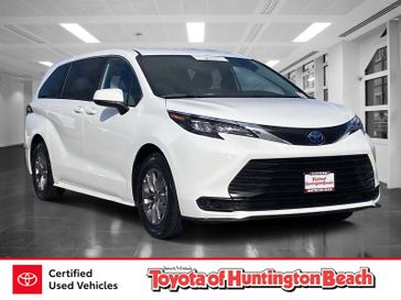 Used 2025 Toyota Sienna LE