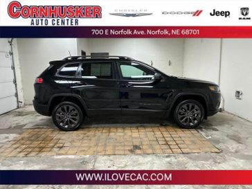 2021 Jeep Cherokee 80th Anniversary in a Diamond Black Crystal Pearl Coat exterior color and Blackinterior. Cornhusker Auto Center 402-866-8665 cornhuskerautocenter.com 