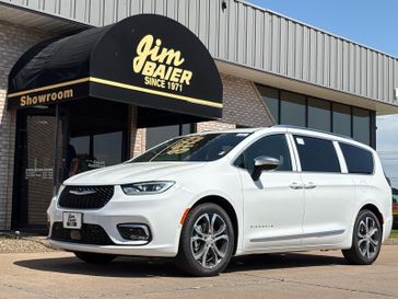 2025 Chrysler Pacifica Pinnacle