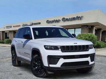 New 2026 Jeep Grand Cherokee Laredo Altitude 4x2