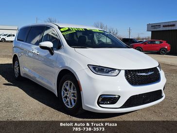 Used 2023 Chrysler Pacifica Touring L