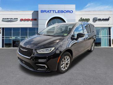 New 2026 Chrysler Pacifica Select Awd