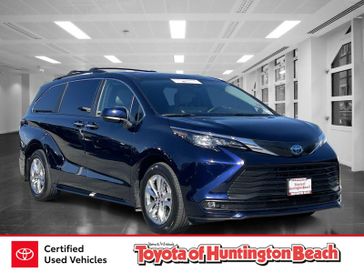 Used 2025 Toyota Sienna XLE