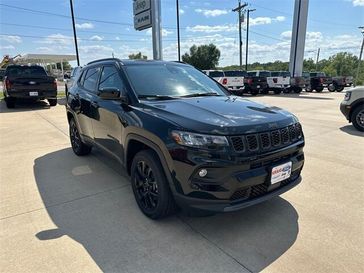 New 2025 Jeep Compass Latitude 4x4