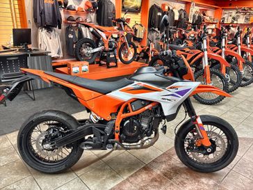 New 2026 KTM 390 SMC R - B.D. 