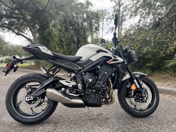 2025 Triumph Street Triple 765